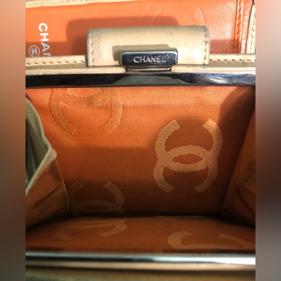 Chanel CC Quilted Leather Wallet. Orange and Tan - Picture 7 of 8